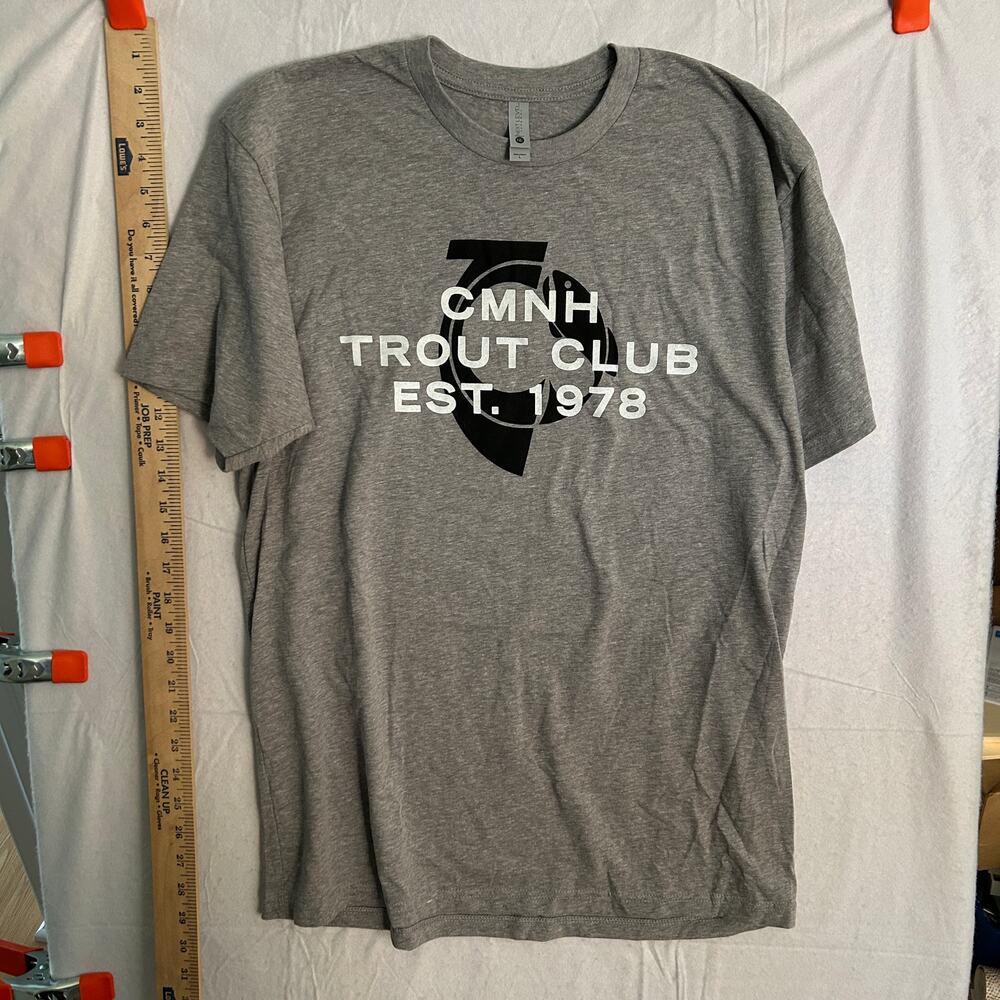 CMNH Trout Club Est. 1978 Mens Graphic T-Shirt Size Large Gray